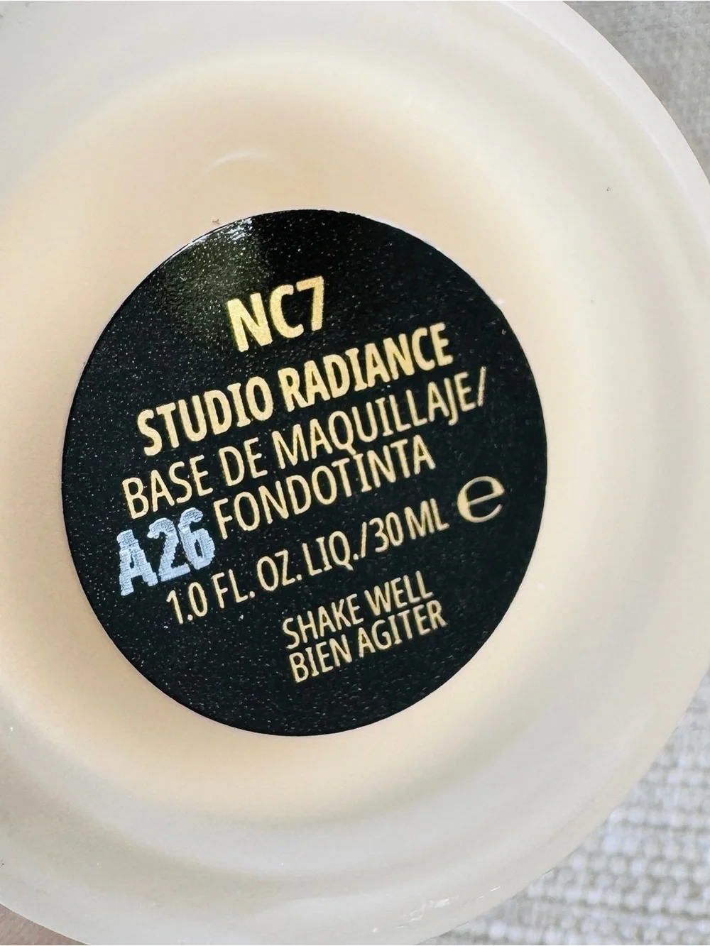 MAC Cosmetics Studio Radiance Serum-Powered Foundation in NC7 30ml BRAND NEW